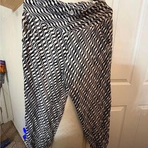 Anthropologie black and White Patterned Pants